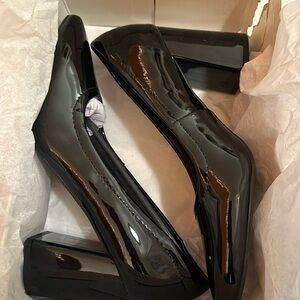 Anne Klein Black Patent Leather Grazen Pointed Shoe.Size 8M BRAND NEW NEVER WORN